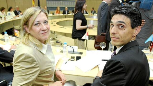 La Junta se amolda al mayor ajuste de déficit para salvar mejor la crisis