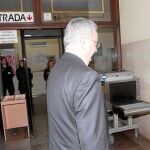 El ex consejero de Empleo Antonio Fernández debe comparecer en el Parlamento el 24