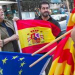 Preparativos para la manifestación que se celebrará hoy en defensa de la unidad de España