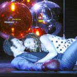 Los cantantes John Molloy y Sarah Tynan en «Don Giovanni» pueden ser una buena representación del intento de rejuvenecer de la ópera.