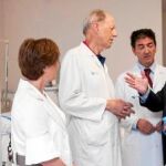 El consejero de Sanitad, Antonio María Sáez Aguado, visita a médicos de Atención Primaria de Burgos