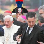 El mayordomo del Papa seguirá recluido otros 15 días