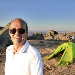 Ernesto Montes, última pareja de Blanca Fernández Ochoa, en una reciente acampada.