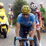 Mikel Landa, con Pinot detrás en la última ascensión del día