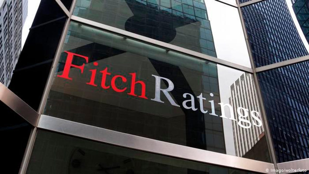 Fitch mejora la perspectiva de rating de la Comunitat de estable a positiva, aunque mantiene la calificacion BBB-