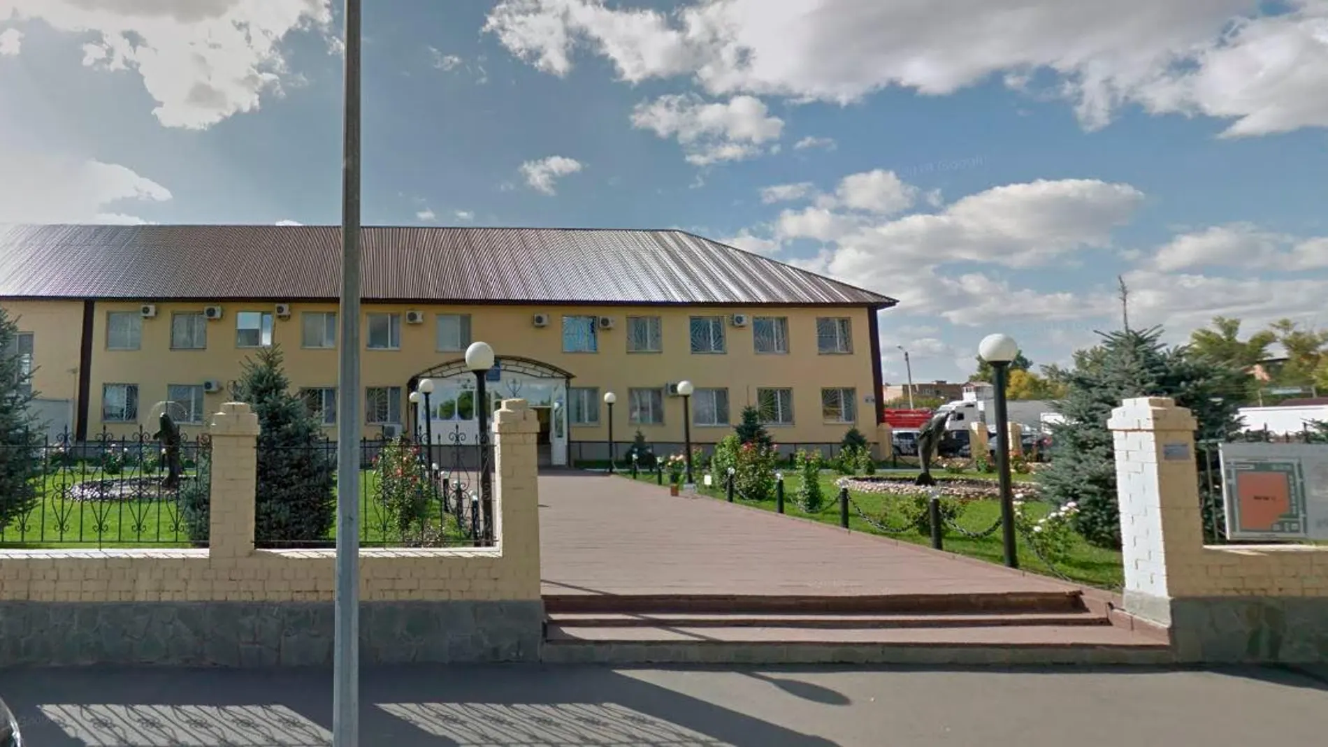 Imagen de la entrada de la Colonia Penitenciaria IK-6, conocida como el "Delfín negro"