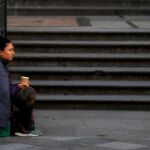 Una persona en situación extrema en el centro de Madrid / Efe