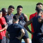 Neymar, en un entrenamiento con el PSG