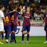 De Jong felicita a Rakitic, autor del único tanto del partido