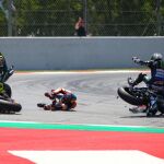 La caída que provocó Lorenzo en Montmeló