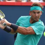 Nadal, a punto de dar una volea