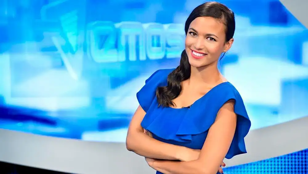 Elisa Mouliaá es la encargada de ponerle voz y rostro a este programa
