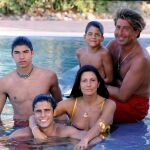 Carmen Ordóñez con sus tres hijos y Julián Contreras, cuando formaban una familia feliz.
