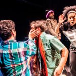 Una escena de la comedia “Tancats”