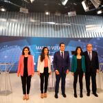 Cinco de los seis candidatos, durante el último debate electoral
