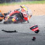 Las espectaculares imágenes de la dura caída de Marc Márquez en Tailandia