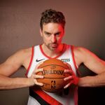 Pau Gasol, en una de sus imágenes oficiales como jugador de los Blazers