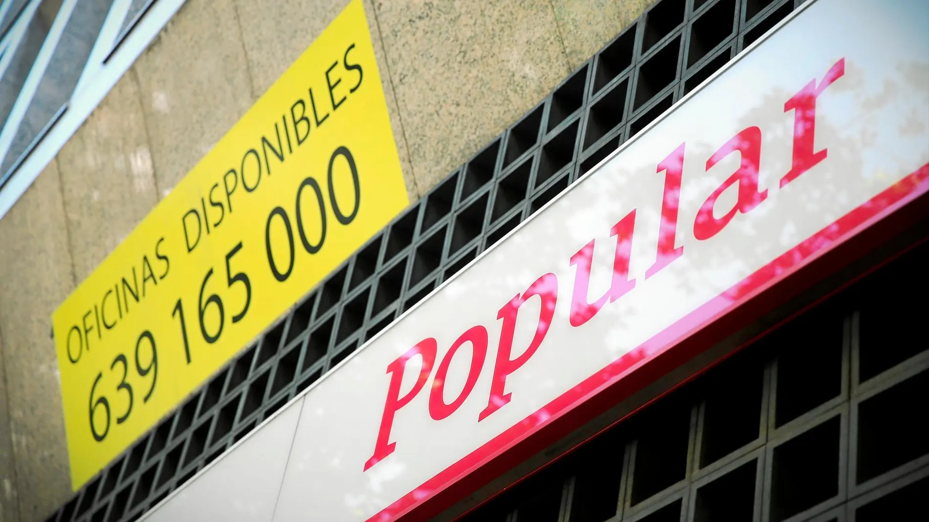 La resolución del Popular y su compra por el Santander en 2017 supuso el cierre de más de mil oficinas de la entidad desaparecida