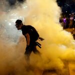 La Policía disparó gases lacrimógenos contra los manifestantes/Reuters