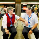 A Eva García y a Orencio de la Paz les separan 36 años menos dos meses de experiencia a los mandos de los trenes de Metro. Ella entró en agosto y él ya hizo la mili en el suburbano. Foto: Cristina Bejarano