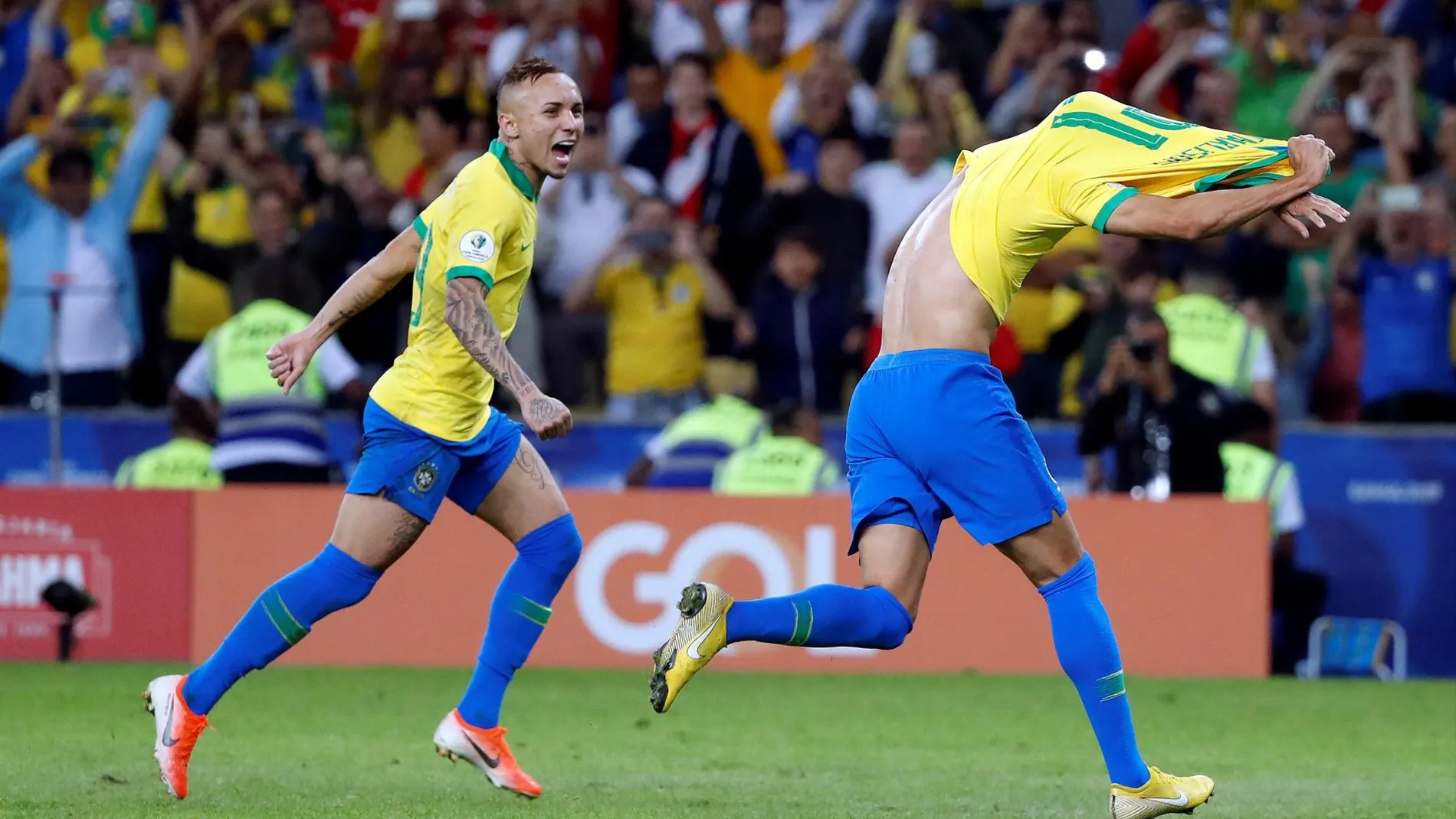 Richarlison celebra uno de sus goels