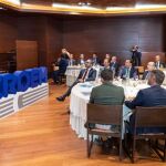 El presidente de la Comunidad, Fernando López Miras, clausuró ayer un encuentro de trabajo, organizado por Croem, con motivo de la segunda edición del «Día regional del Empresario y la Empresaria»
