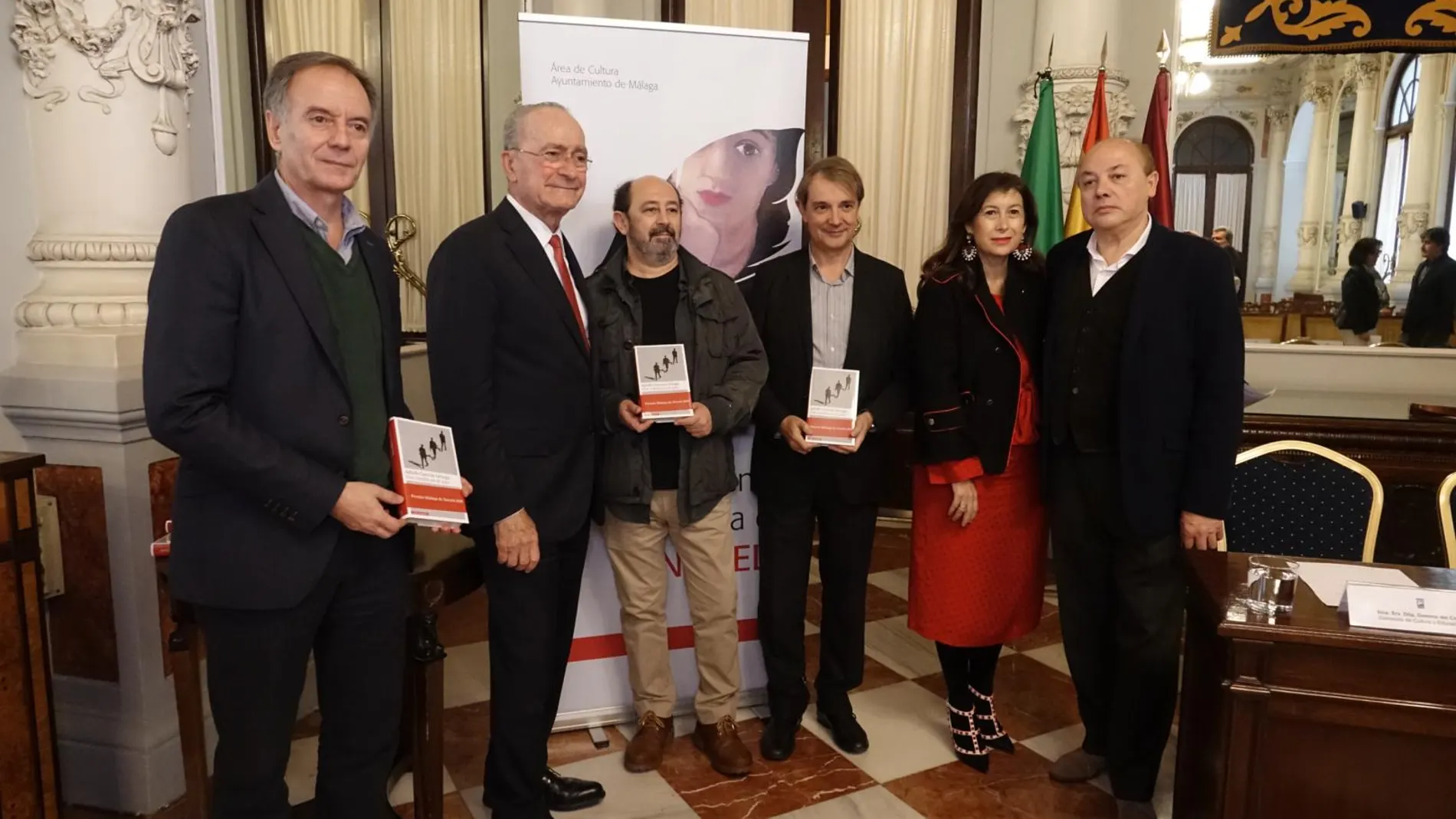Acto de presentación de la obra ganadora de la XII edición del Premio Málaga de Novela ‘Una tumba en el aire’ del escritor, traductor y articulista Adolfo García Ortega / La Razón