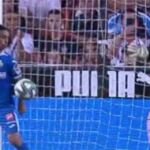 La mano de Cucurella