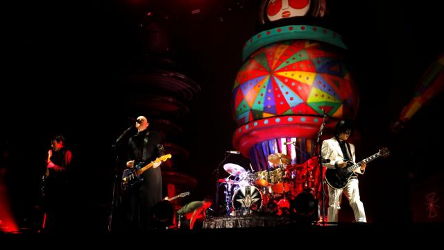 Tres muñecos gigantes diseñados por Tim Burton presidían el escenario. Foto: Jesús G. Feria