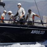 El rey Felipe VI, a la caña del "Aifos 500"de la Armada Española en la pasada Copa del Rey MAPFRE
