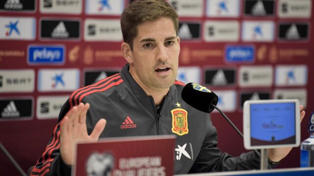 Robert Moreno, en la conferencia de prensa previa al partido ante Suecia