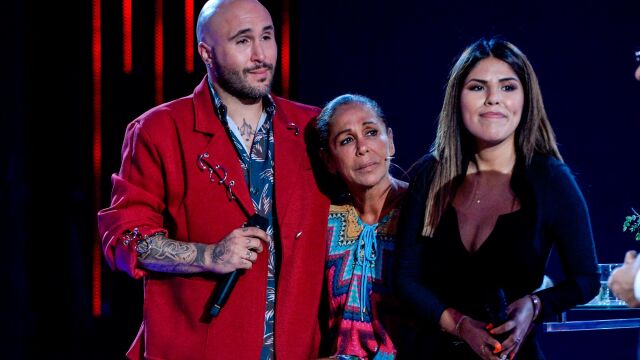 Isabel Pantoja, junto a sus hijos Kiko e Isa P.