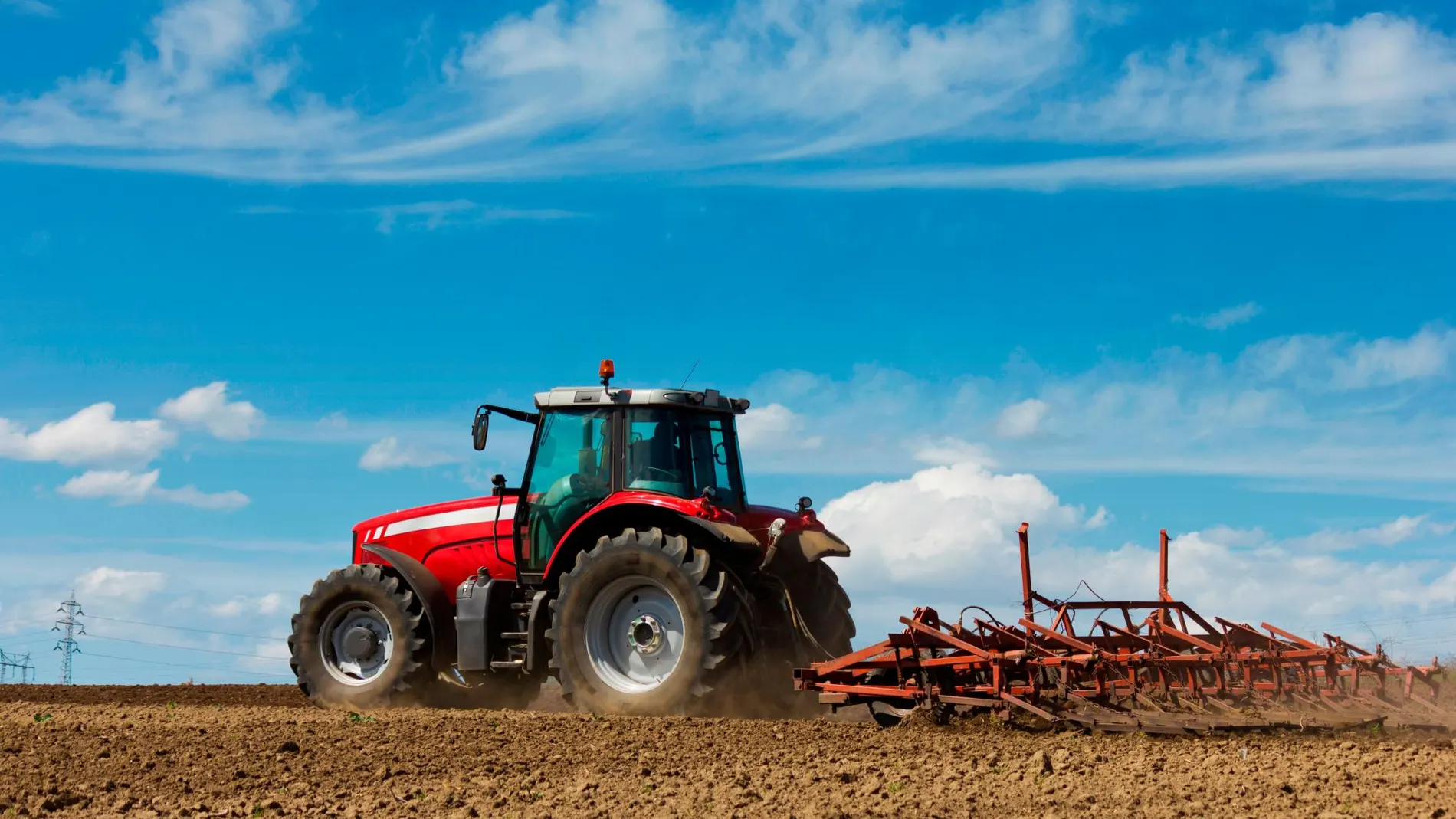 Los trabajadores agrícolas tienen, por término medio, una tasa 1,7 veces mayor de accidentes de trabajo no mortales / Dreamstime