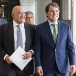El presidente de la Junta de Castilla y León, Alfonso Fernández Mañueco, y el consejero Jesús Julio Carnero, se reúnen con los responsables de las organizaciones profesionales agrarias y de asociaciones ganaderas de la Comunidad
