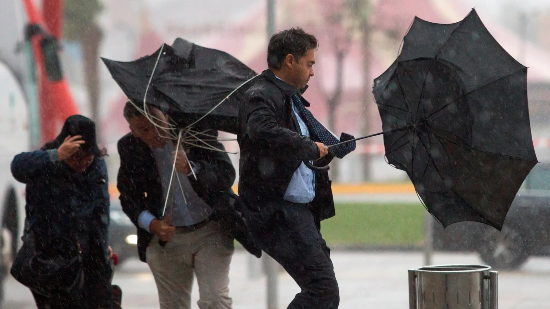 Las rachas de viento en algunos puntos de la Región de Murcia podrían alcanzar los 70 kilómetros por hora. LA RAZÓN