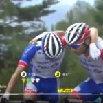 El momento en el que el ciclista francés se bajó de la bicicleta