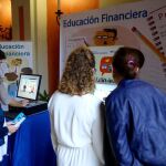 Unos de los talleres que imparte la Fundación Cajasol sobre Educación Financiera / La Razón