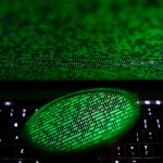 Las empresas pequeñas son las más proclives a recibir infecciones por virus para extorsionarlas / Foto: Efe