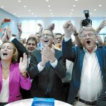 Los líderes de Alternativa para Alemania celebran ayer los buenos resultados logrados por la extrema derecha en Sajonia