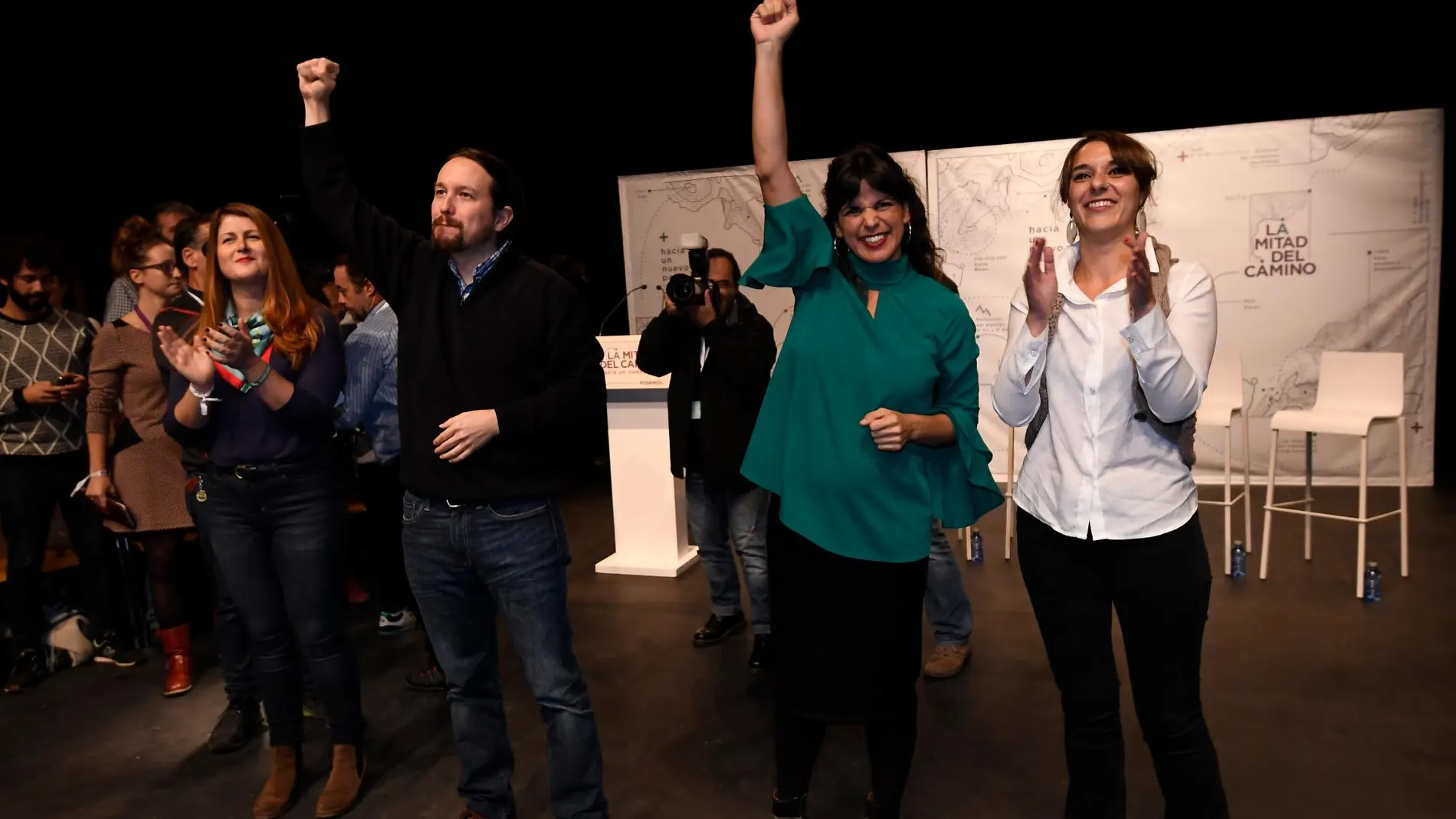 Pablo Iglesias y Teresa Rodríguez, junto a Susana Serrano y Noelia Vera / Foto: Ke-Imagen