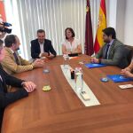 Los líderes de Vox, Cs y PP, sentados hoy en la Asamblea Regional de Murcia para negociar el Gobierno de la Comunidad