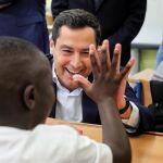 Juanma Moreno destaca que se ha hecho “el mayor presupuesto para la educación de la historia de Andalucía”