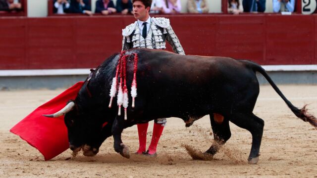 El novillero madrileño durante su actuación en el pasado San Isidro (Foto: Luis Díaz)