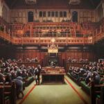 Once millones de euros por la pintura de Banksy del Parlamento británico con chimpancés