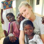 La modelo, en una de sus últimas visitas a Zimbabue