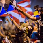 Miles de personas salieron a las calles para celebrar la dimisión del gobernador/AP