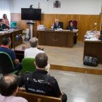 Juicio a los tres acusados de lesiones al jefe de la Policía Local en Punta Umbría /Foto: E.P.