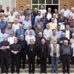 Ricardo Blázquez y Luis Argüello con los sacerdotes presentes en la localidad vallisoletana