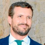 El «look» definitivo de Casado para unas elecciones
