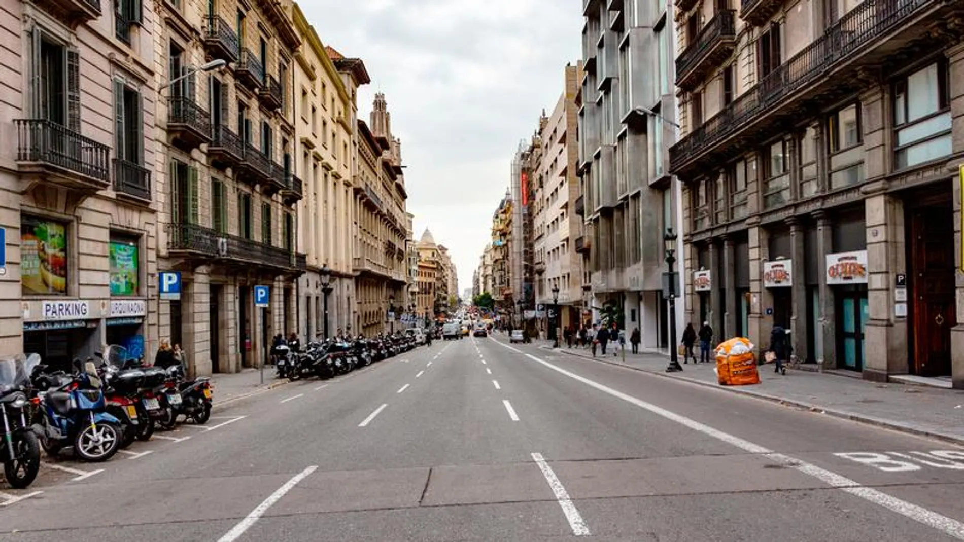 Una calle vacía de Barcelona / Foto: Dreamstime
